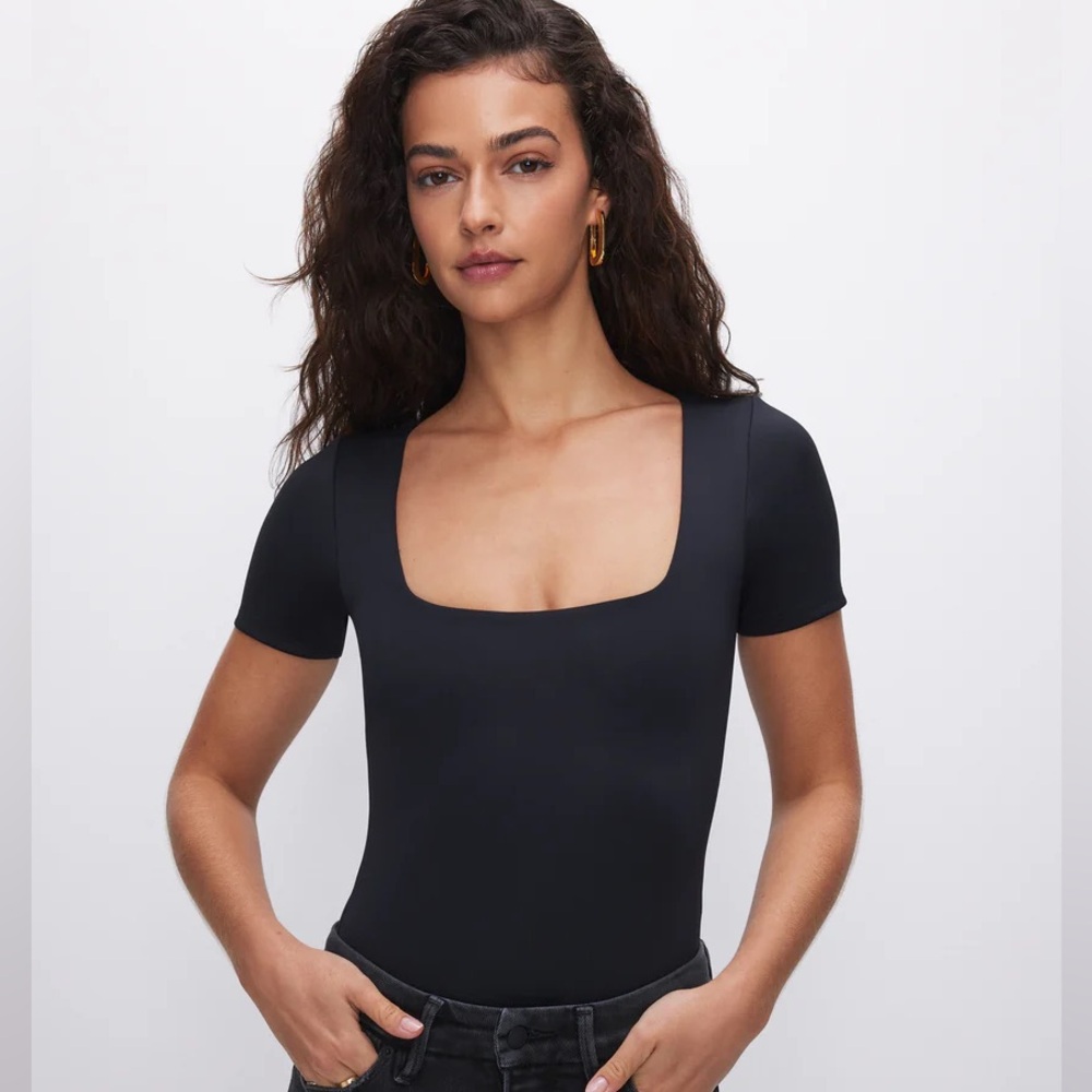 Abercrombie & Fitch Soft Matte Seamless Short-Sleeve Squareneck Bodysuit